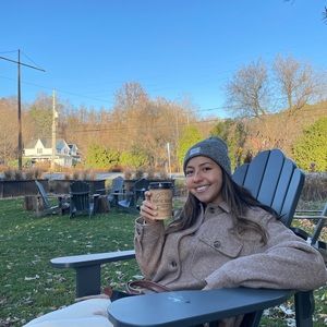 Meet your Posher, Ximena